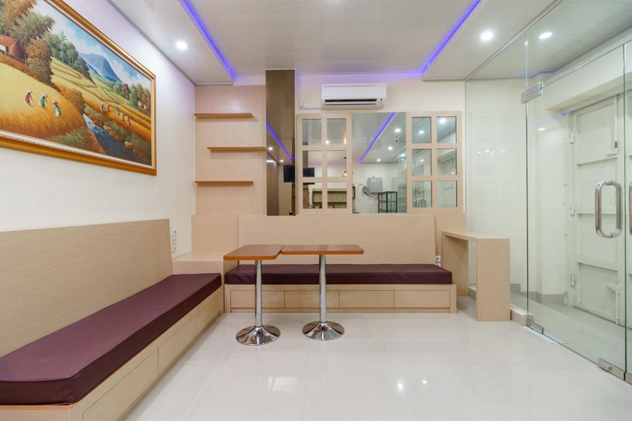 Reddoorz Plus Near Rs Rk Charitas 2 Palembang Ngoại thất bức ảnh